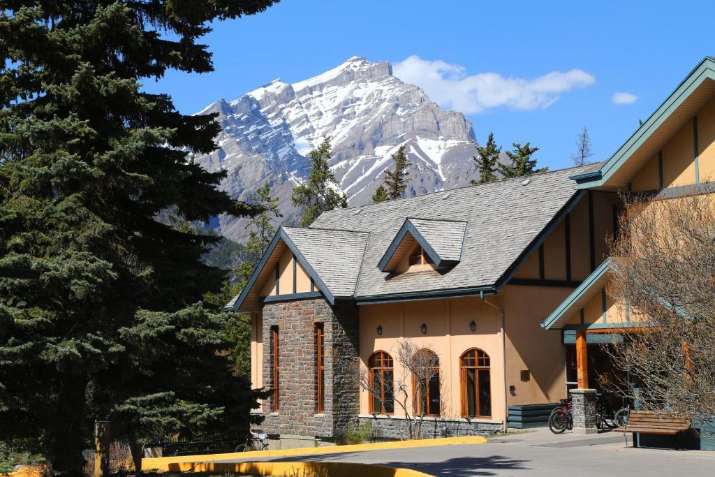 Ywca Banff Hotel Экстерьер фото